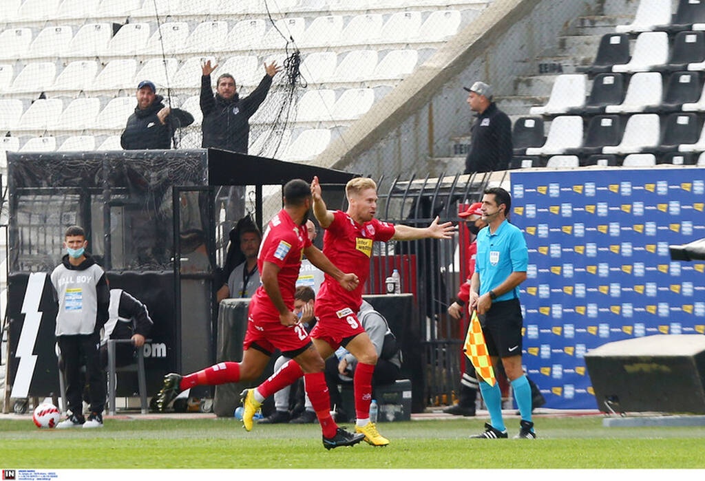 ΠΑΟΚ-Βόλος: Πάρτι των φιλοξενούμενων στα αποδυτήρια της Τούμπας μετά το 4-4! (photos)