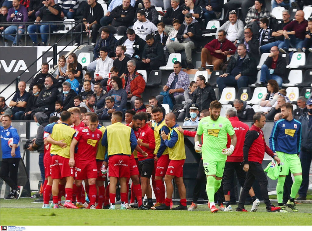 ΠΑΟΚ-Βόλος: Πάρτι των φιλοξενούμενων στα αποδυτήρια της Τούμπας μετά το 4-4! (photos)