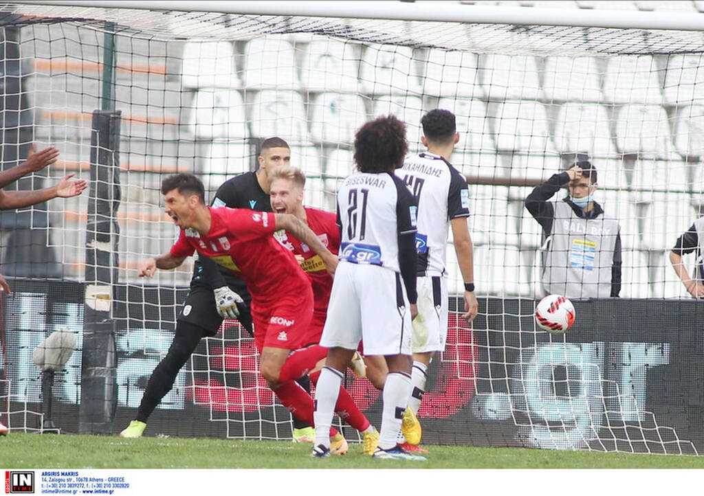 ΠΑΟΚ-Βόλος: Πάρτι των φιλοξενούμενων στα αποδυτήρια της Τούμπας μετά το 4-4! (photos)