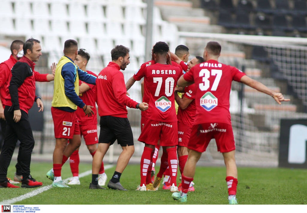 ΠΑΟΚ-Βόλος: Πάρτι των φιλοξενούμενων στα αποδυτήρια της Τούμπας μετά το 4-4! (photos)