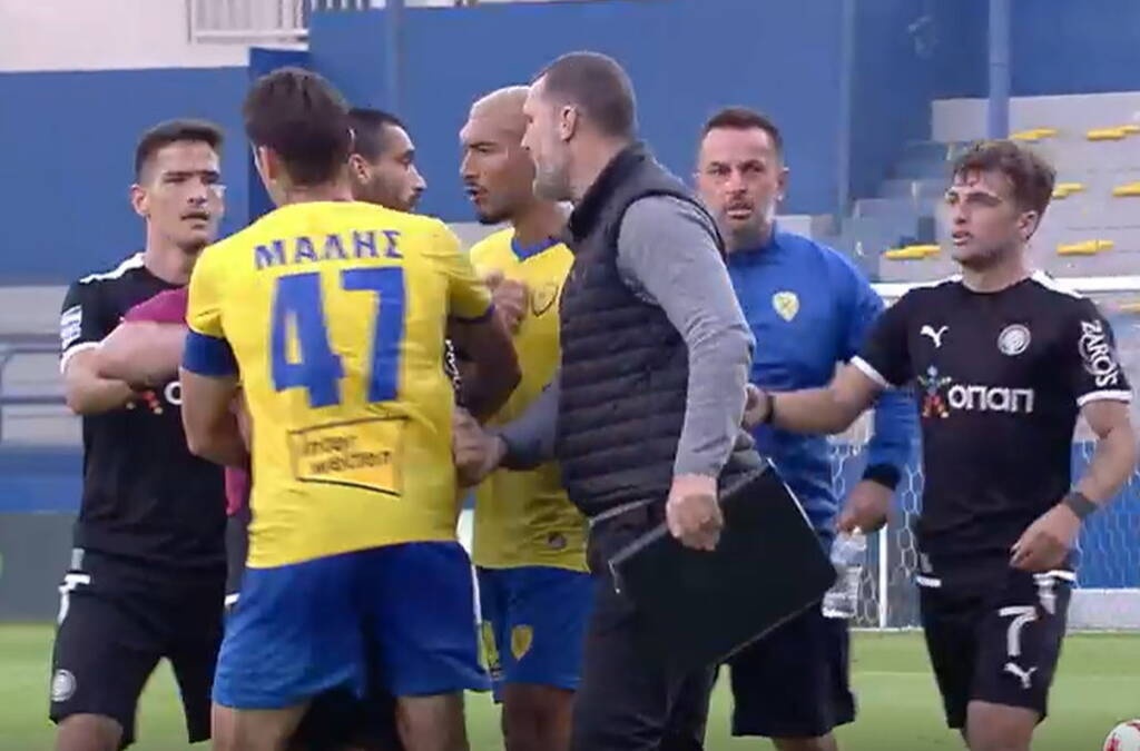 Παναιτωλικός-ΟΦΗ: Ένταση και... αυτογκόλ στο Αγρίνιο - Σύρραξη μεταξύ των παικτών  (photos+video)