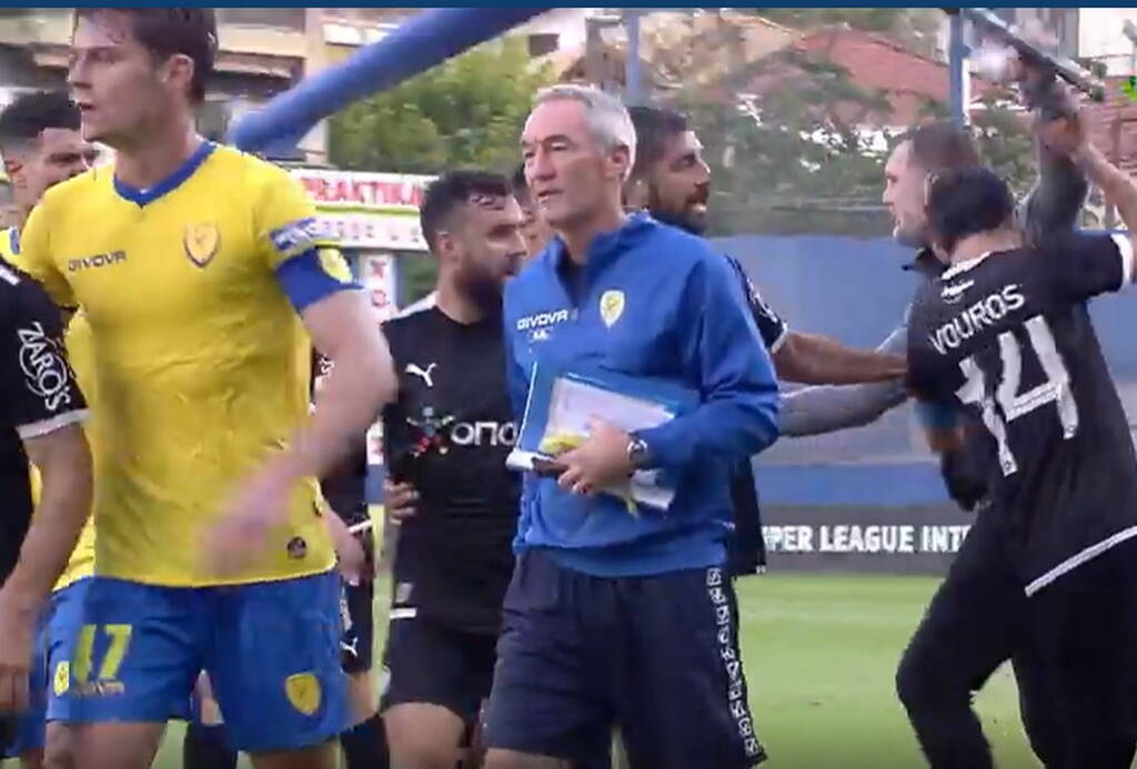 Παναιτωλικός-ΟΦΗ: Ένταση και... αυτογκόλ στο Αγρίνιο - Σύρραξη μεταξύ των παικτών  (photos+video)