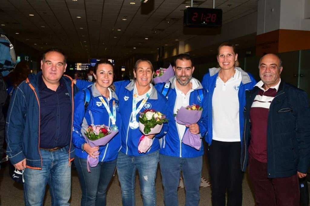 Πόλο: Η αποθεωτική υποδοχή των κοριτσιών με τα ασημένια παγκόσμια μετάλλια (video)