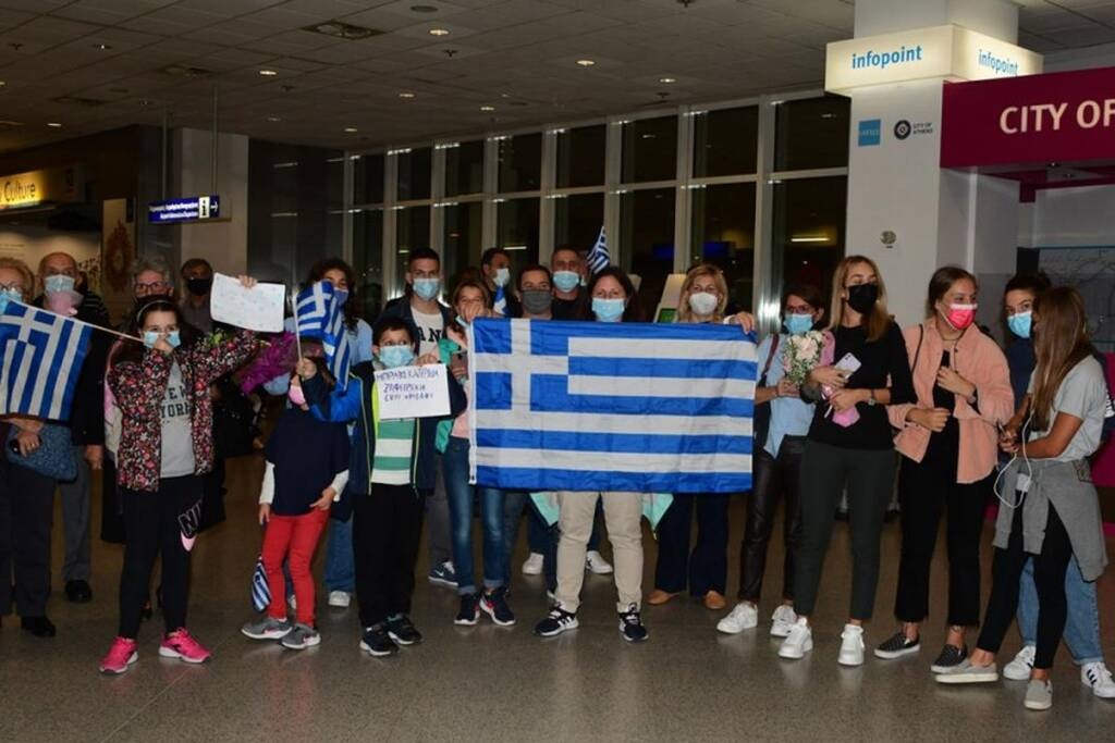 Πόλο: Η αποθεωτική υποδοχή των κοριτσιών με τα ασημένια παγκόσμια μετάλλια (video)