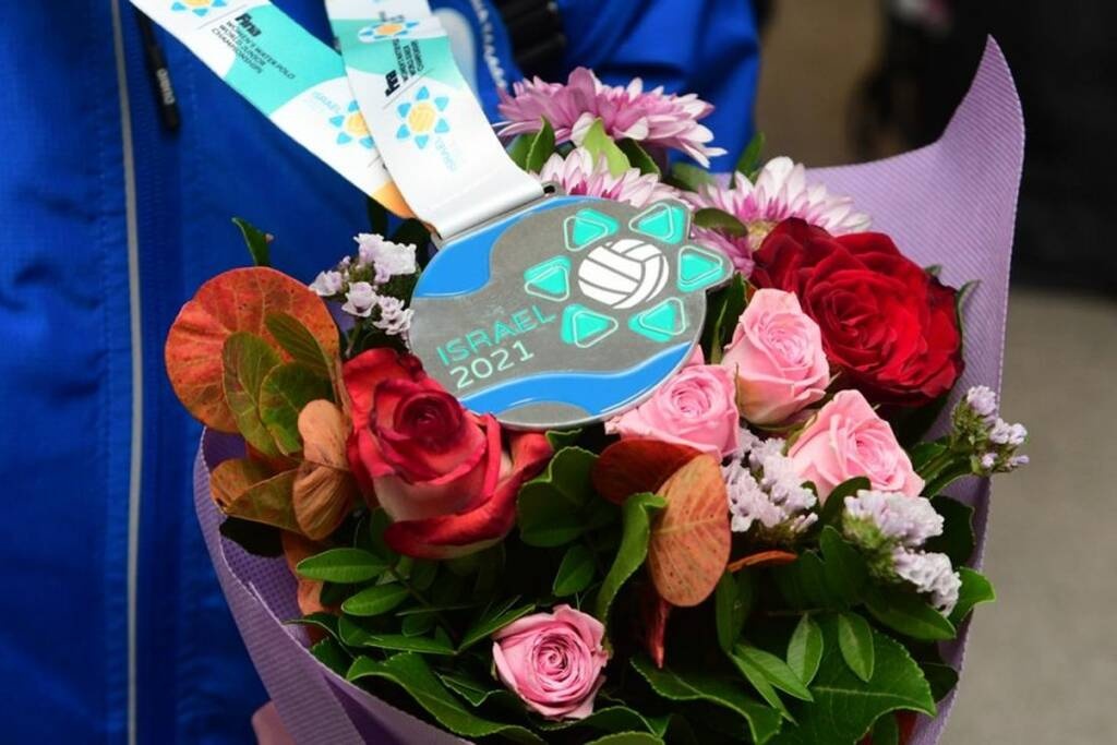 Πόλο: Η αποθεωτική υποδοχή των κοριτσιών με τα ασημένια παγκόσμια μετάλλια (video)