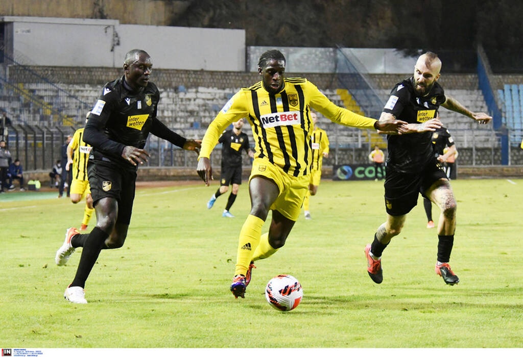 Λαμία-Άρης: Οργή των γηπεδούχων για τη διαιτησία – «Περίεργα σφυρίγματα» (video)