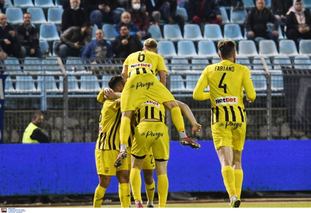 Απίθανο απρόοπτο στο Λαμία-Άρης - Κόπηκαν τα δίχτυα, καθυστέρησε το δεύτερο ημίχρονο