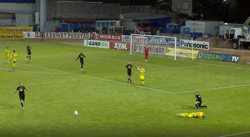 Λαμία-Άρης: Μπήκε και αποβλήθηκε ο Ελευθεριάδης - Απευθείας κόκκινη και νεύρα (video)