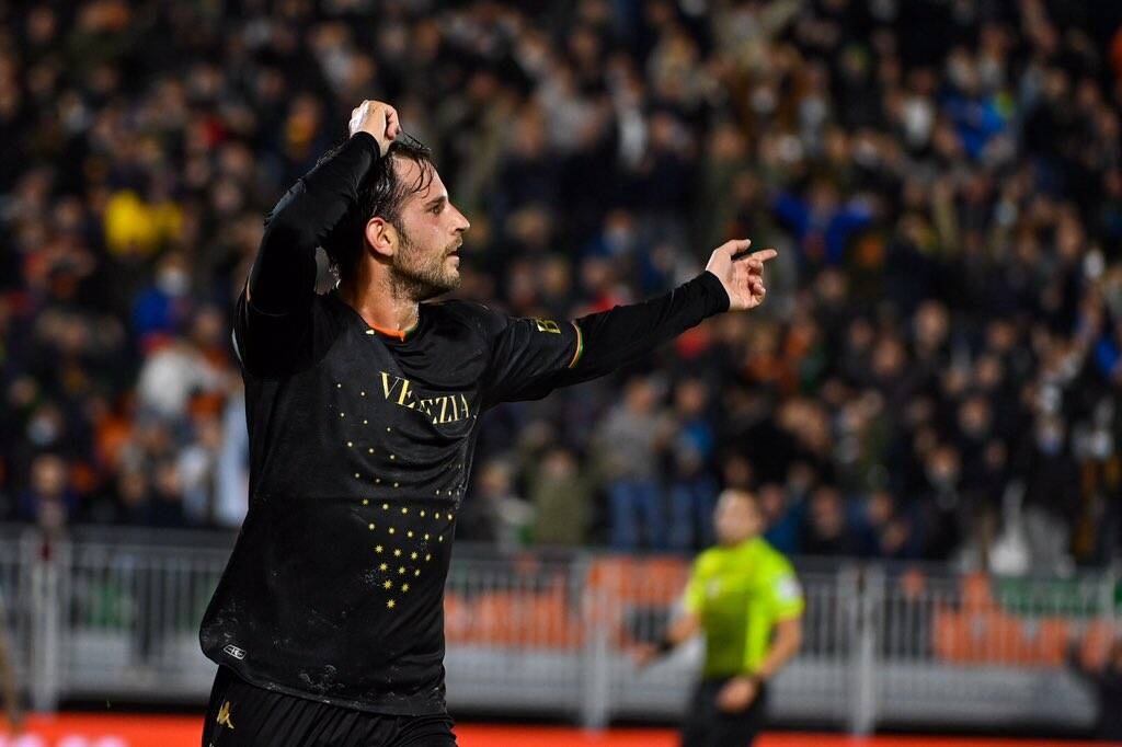 Serie A: Η Βενέτσια λύγισε τη Φιορεντίνα κι ανάσανε (video+photos)
