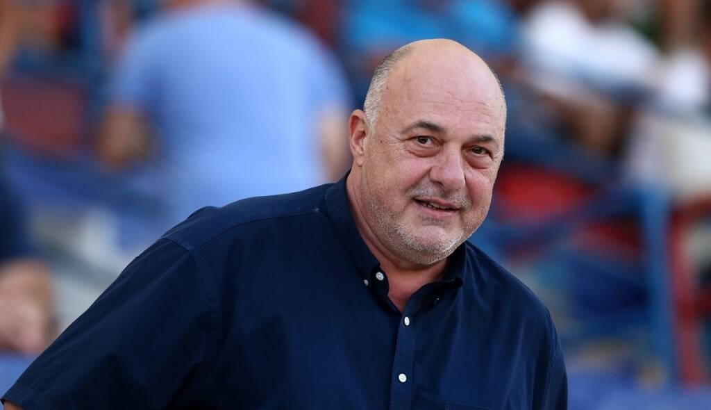 Απίστευτες απειλές Μπέου: «Θα σας κάνω μαύρους στο ξύλο» (videos)