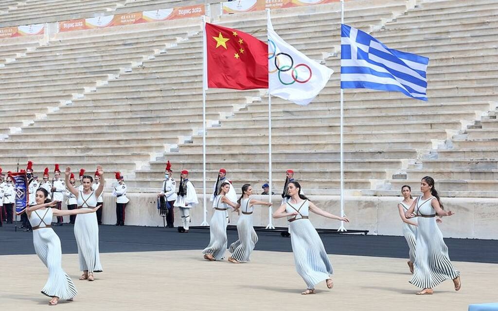 Χειμερινοί Ολυμπιακοί Αγώνες: Η Ολυμπιακή Φλόγα ταξιδεύει για το Πεκίνο (video+photos)