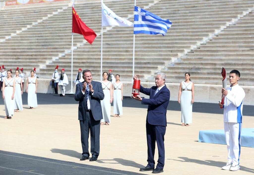 Χειμερινοί Ολυμπιακοί Αγώνες: Η Ολυμπιακή Φλόγα ταξιδεύει για το Πεκίνο (video+photos)