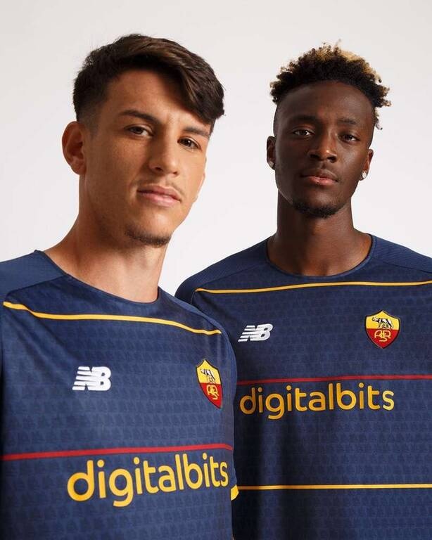 Ρόμα: Αποκάλυψε την τέταρτη φανέλα της σεζόν (Photos)