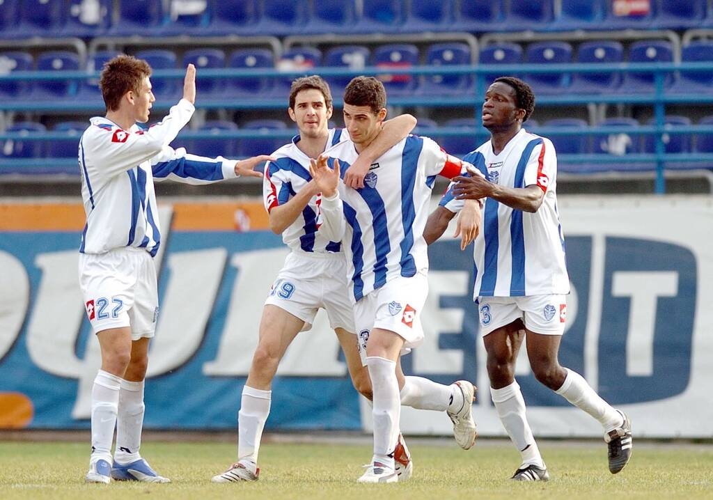 «Κρέμασε» τα παπούτσια του ο Αντώνης Πετρόπουλος (Photos)