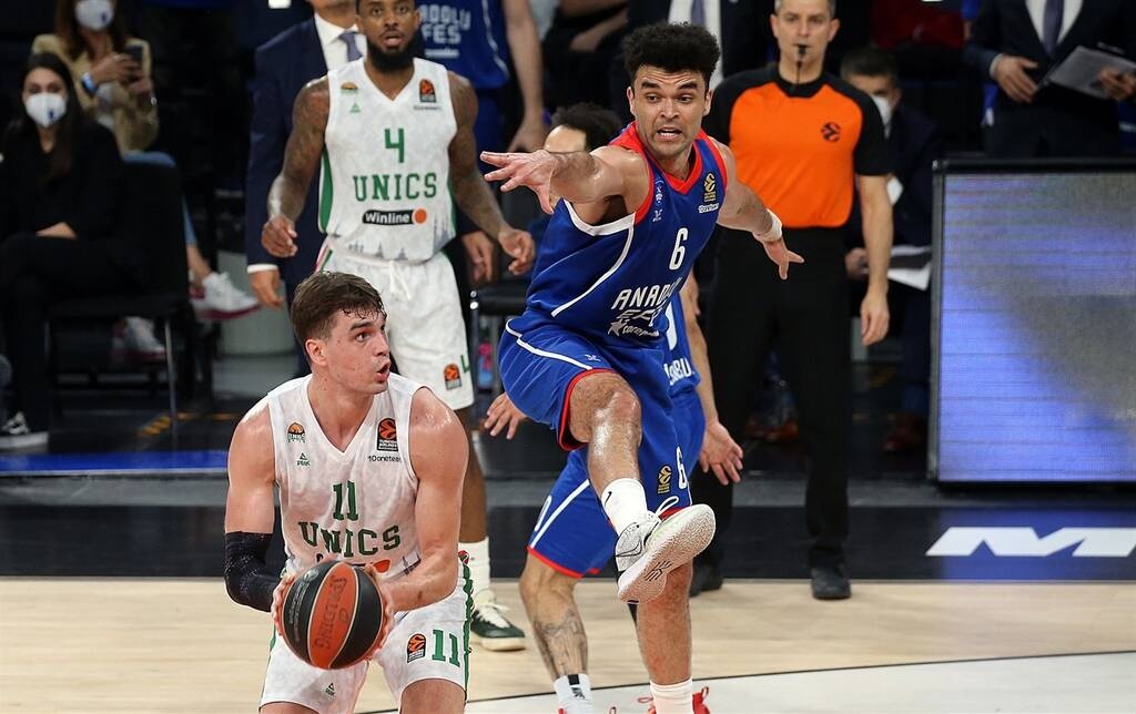 Αναντολού Εφές-Ούνικς Καζάν 71-68: «Καθάρισε» ο Μοερμάν!