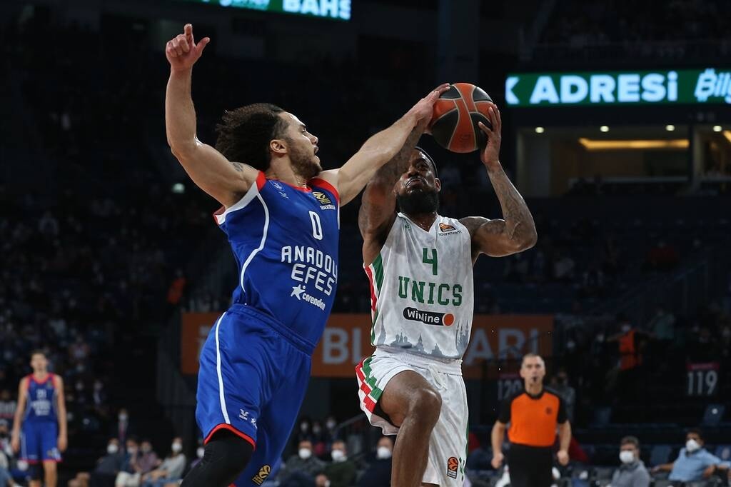 Αναντολού Εφές-Ούνικς Καζάν 71-68: «Καθάρισε» ο Μοερμάν!