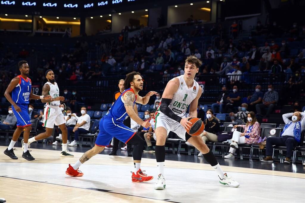 Αναντολού Εφές-Ούνικς Καζάν 71-68: «Καθάρισε» ο Μοερμάν!