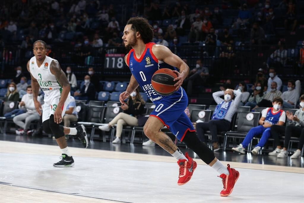 Αναντολού Εφές-Ούνικς Καζάν 71-68: «Καθάρισε» ο Μοερμάν!