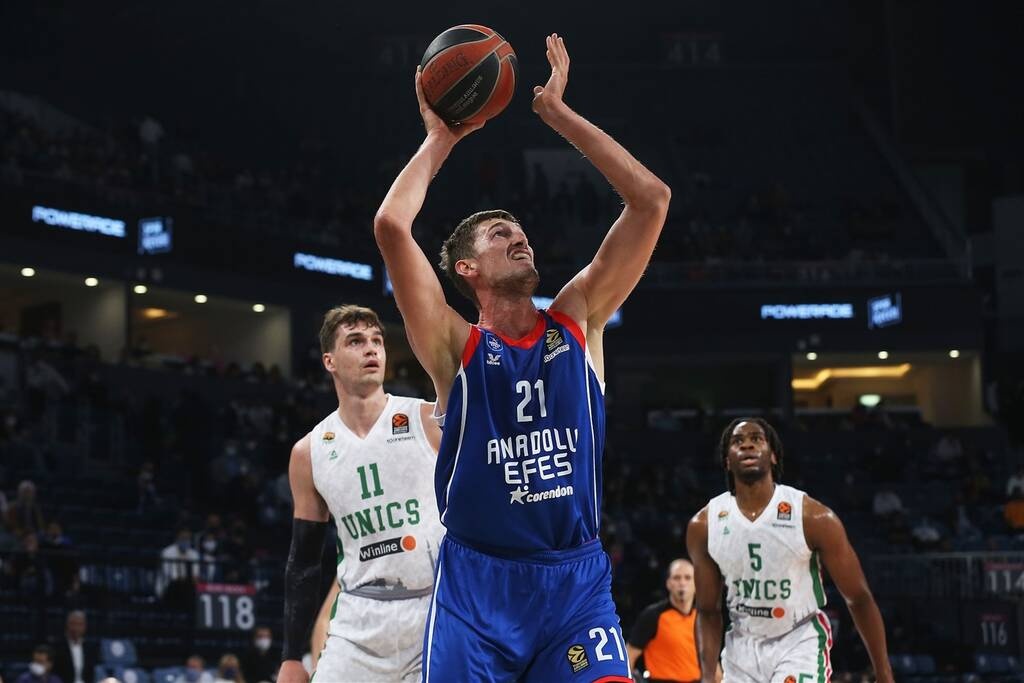 Αναντολού Εφές-Ούνικς Καζάν 71-68: «Καθάρισε» ο Μοερμάν!