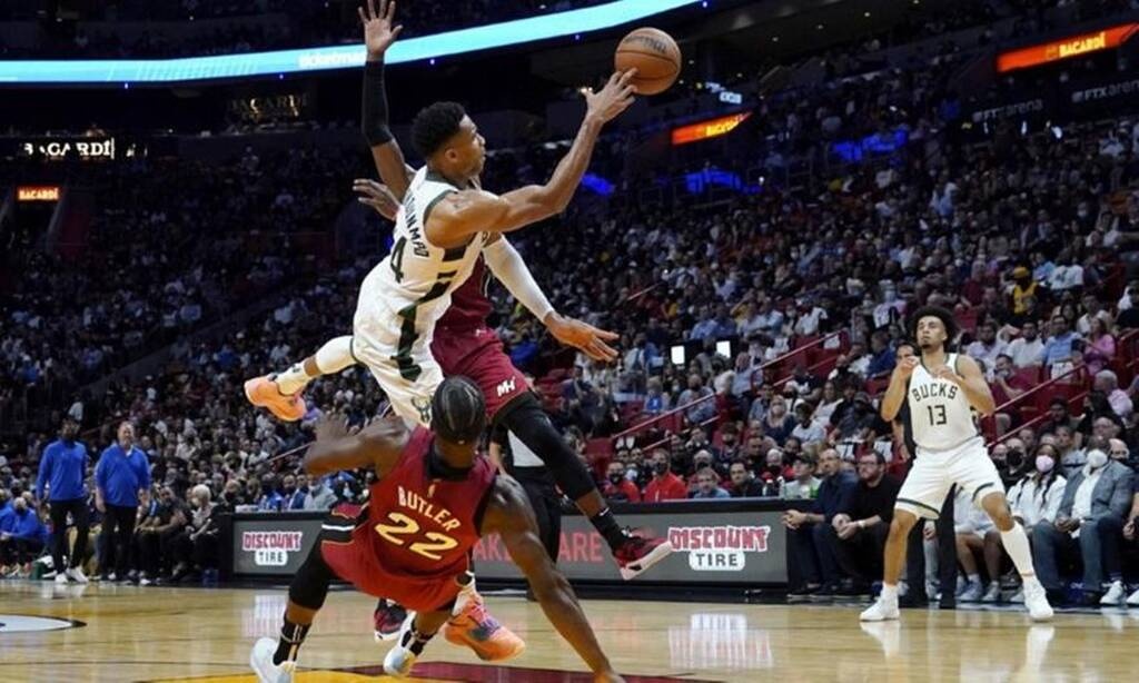 NBA: Απότομη προσγείωση για Μπακς (video+photos)