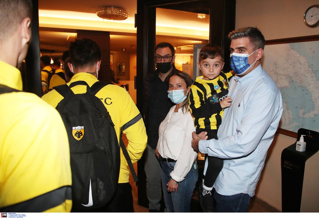 ΑΕΚ: Θερμή υποδοχή της αποστολής στην Πορταριά (videos)