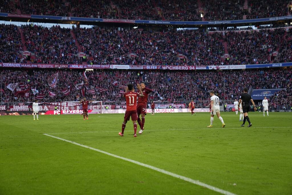 Bundesliga: Τεσσάρα και κορυφή η Μπάγερν, ακολουθεί η Ντόρτμουντ που έριξε τριάρα (photos)