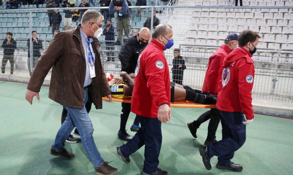 Βόλος-ΑΕΚ: Σοκαριστικός τραυματισμός του Λιβάι - Αποχώρησε με φορείο (photos)