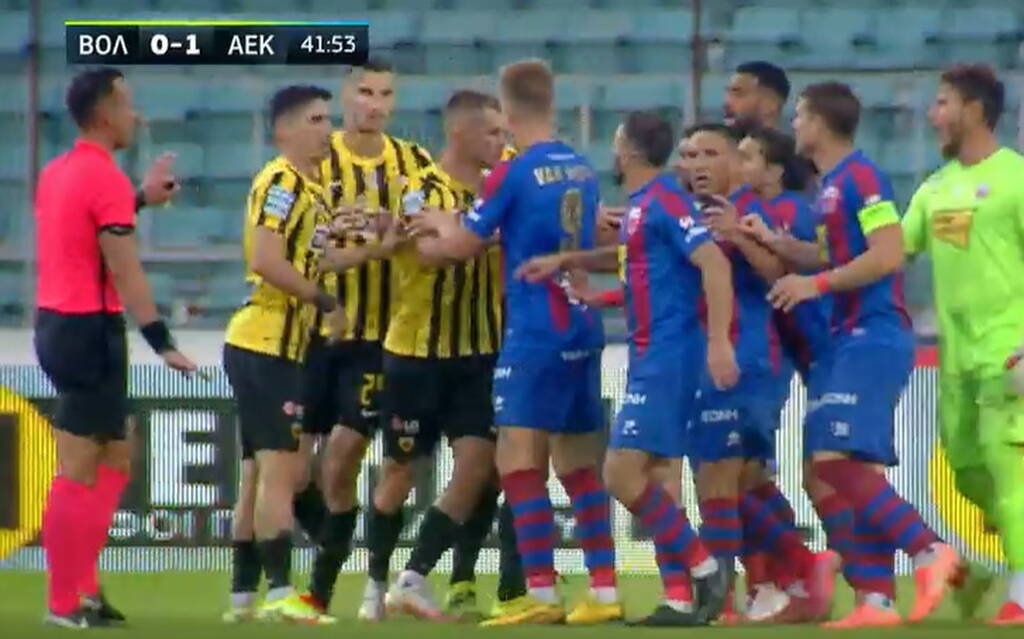 Βόλος-ΑΕΚ: Γκολ και... ξύλο στο Πανθεσσαλικό - Έχασε πέναλτι ο Ρεγκατέν (photos+videos)