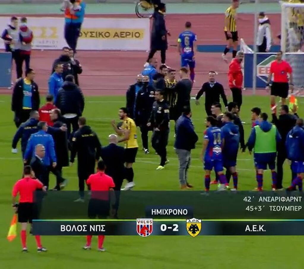 Βόλος-ΑΕΚ: Γκολ και... ξύλο στο Πανθεσσαλικό - Έχασε πέναλτι ο Ρεγκατέν (photos+videos)