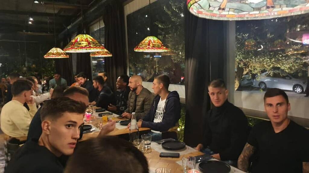 ΑΕΚ: Τραπέζι στους συμπαίκτες του ο Σιμόες – Παρών και ο Μελισσανίδης