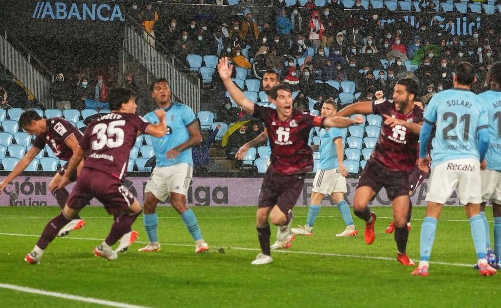 La Liga: «Πέρασε» απ’ το Βίγκο η πρωτοπόρος Σοσιεδάδ! (Photos)