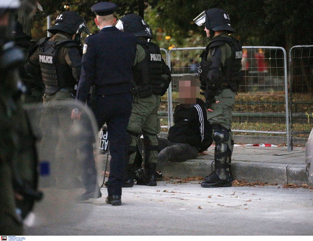 Επεισόδια έξω από την Τούμπα πριν το ΠΑΟΚ–Απόλλων Σμύρνης (video)