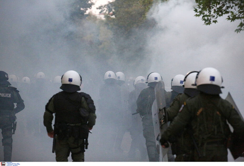 Επεισόδια έξω από την Τούμπα πριν το ΠΑΟΚ–Απόλλων Σμύρνης (video)