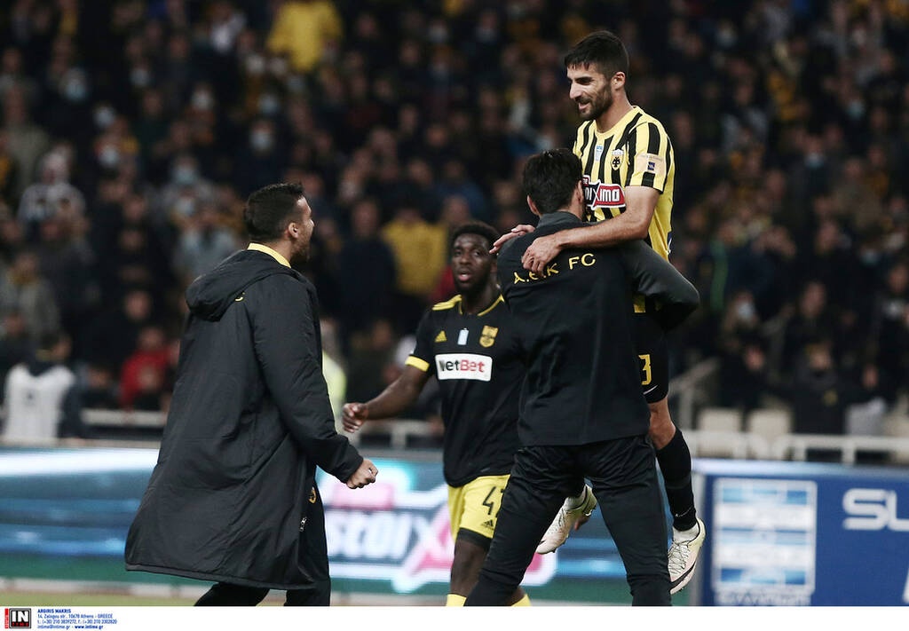 ΑΕΚ: Αποθέωση Γιαννίκη και παικτών από τον κόσμο (photos+video)