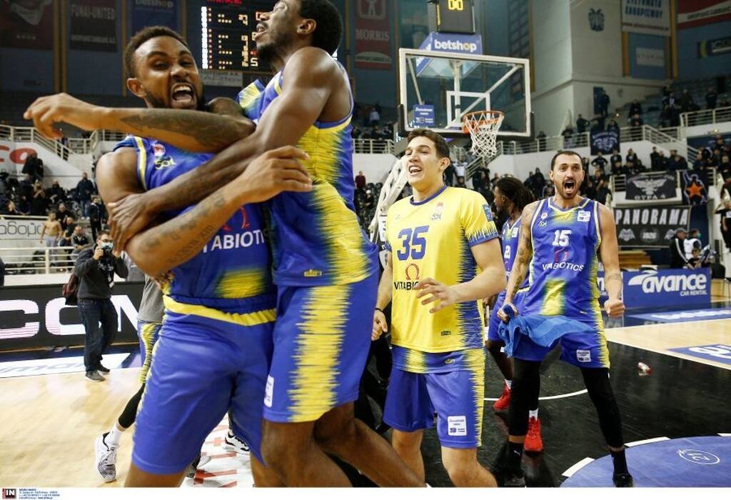 ΠΑΟΚ-Περιστέρι: Το ΑΠΙΘΑΝΟ buzzer beater του ΜακΚρί και το «πάρτι» στην Πυλαία (video)