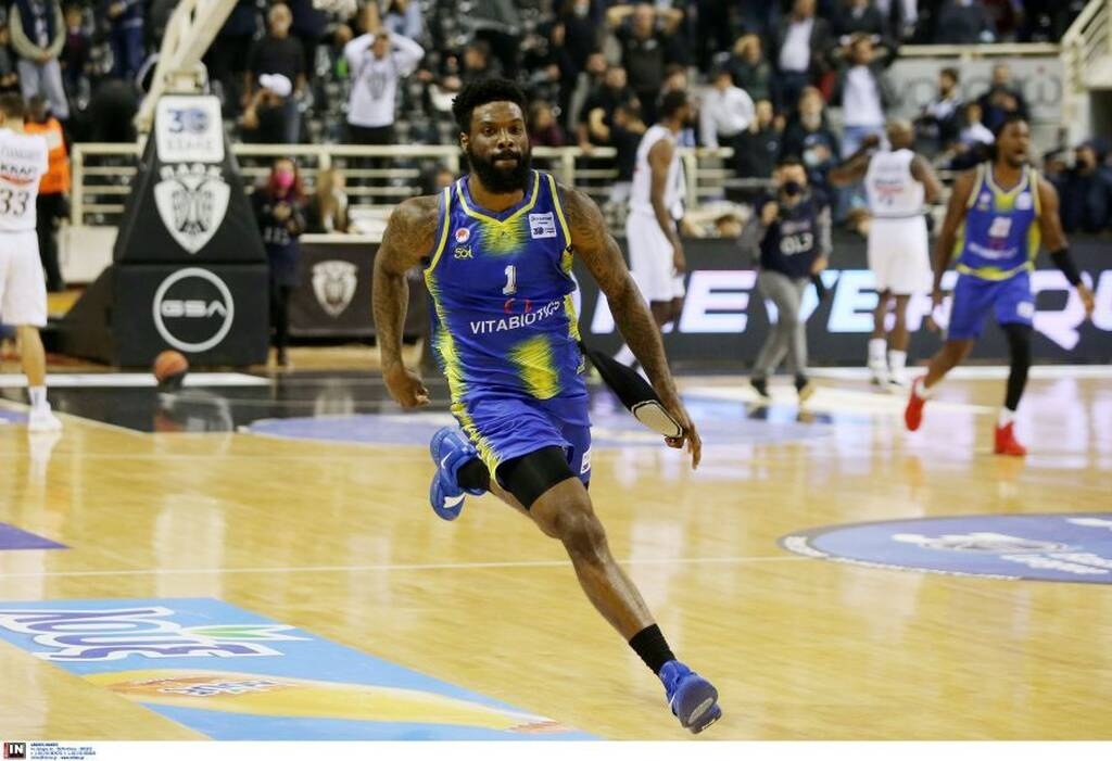 ΠΑΟΚ-Περιστέρι: Το ΑΠΙΘΑΝΟ buzzer beater του ΜακΚρί και το «πάρτι» στην Πυλαία (video)