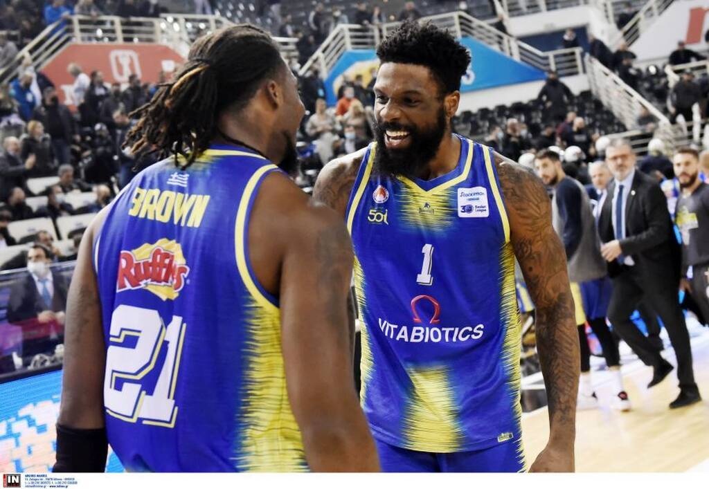 ΠΑΟΚ-Περιστέρι: Το ΑΠΙΘΑΝΟ buzzer beater του ΜακΚρί και το «πάρτι» στην Πυλαία (video)