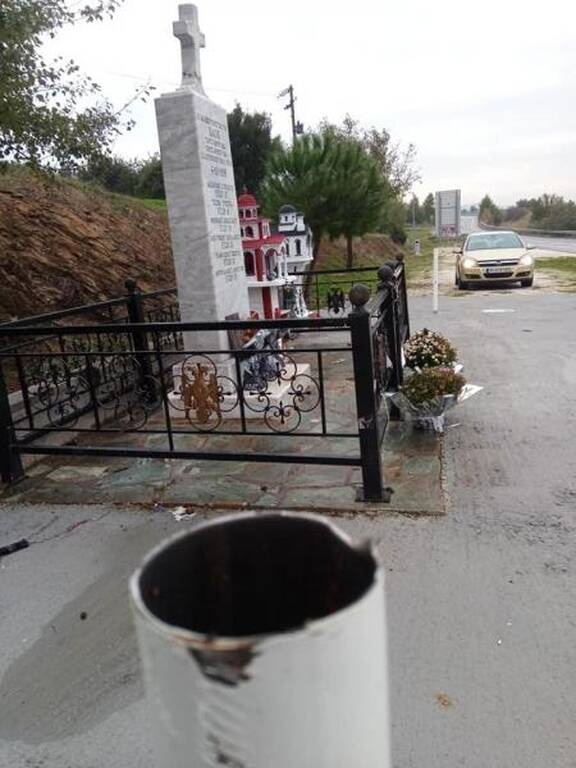 ΠΑΟΚ: Νέα ξεδιάντροπη λεηλασία στο μνημείο στα Τέμπη - Τι καταγγέλει ο ιερέας (photos)