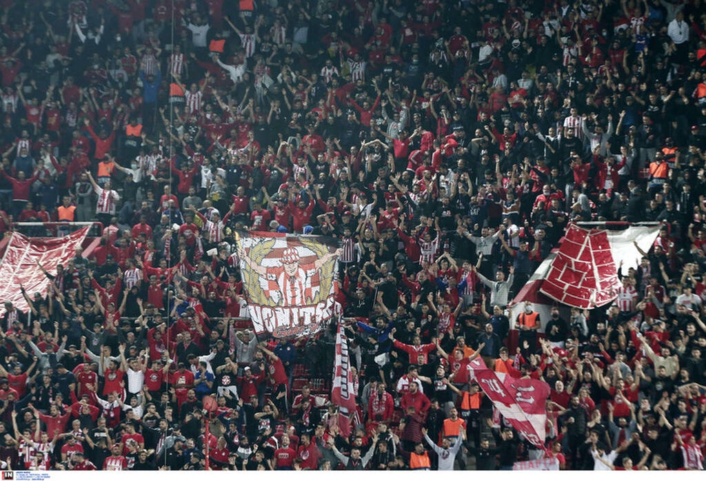 Ολυμπιακός-Άιντραχτ Φρανκφούρτης: Τρομερή ατμόσφαιρα στο «Γ. Καραϊσκάκης» (photos+video)