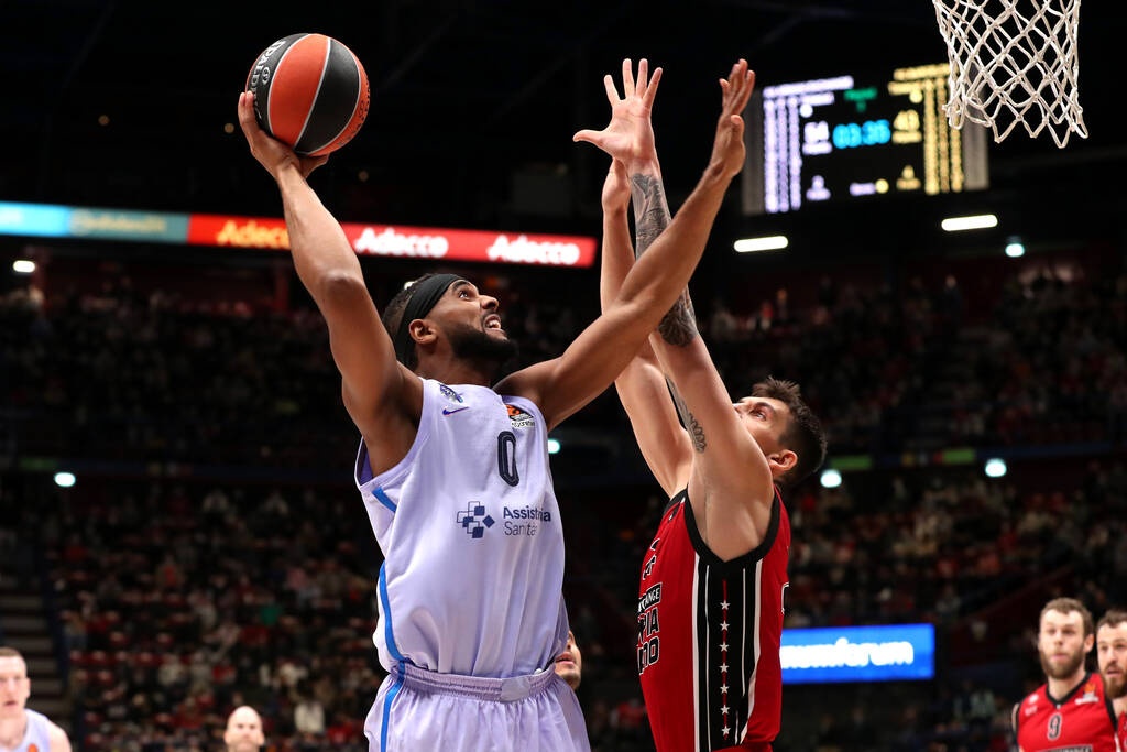 Αρμάνι-Μπαρτσελόνα 75-70: Στην κορυφή οι Ιταλοί - Έριξαν στο καναβάτσο την ομάδα του Γιασικεβίτσιους