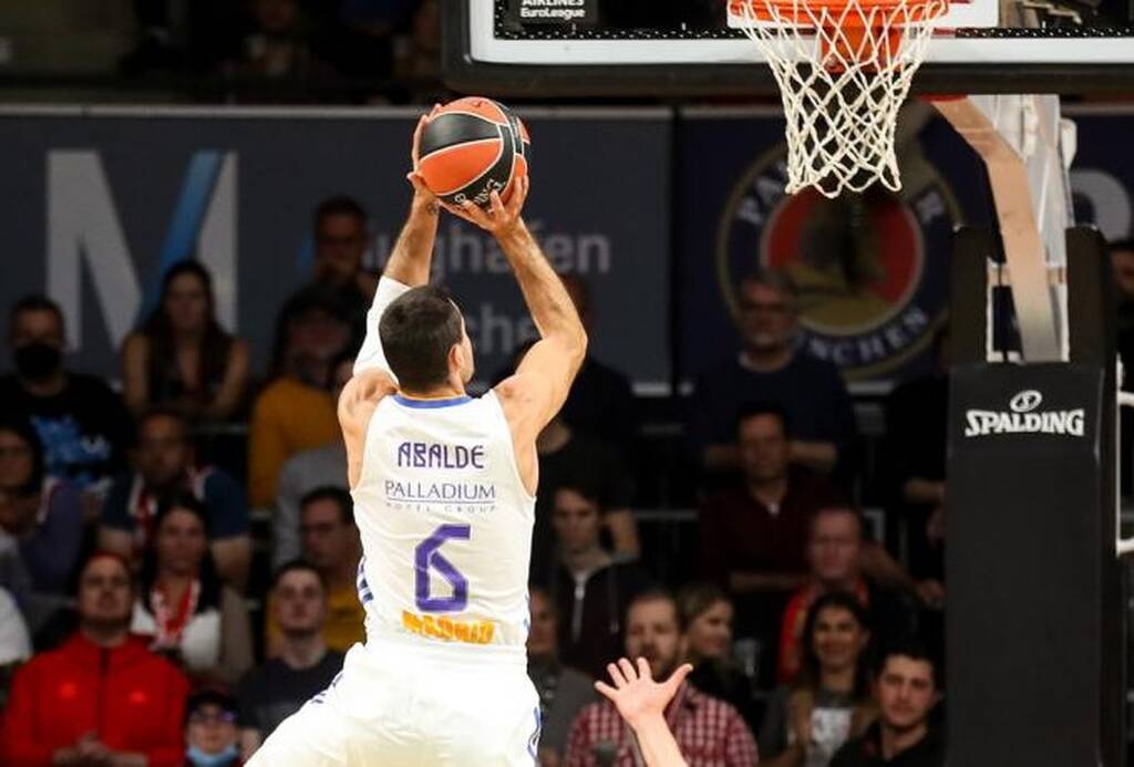 Μπάγερν-Ρεάλ Μαδρίτης 76-80: Zoρίστηκε αλλά πέρασε από το Μόναχο η «Βασίλισσα»