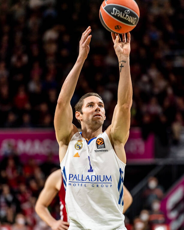 Μπάγερν-Ρεάλ Μαδρίτης 76-80: Zoρίστηκε αλλά πέρασε από το Μόναχο η «Βασίλισσα»