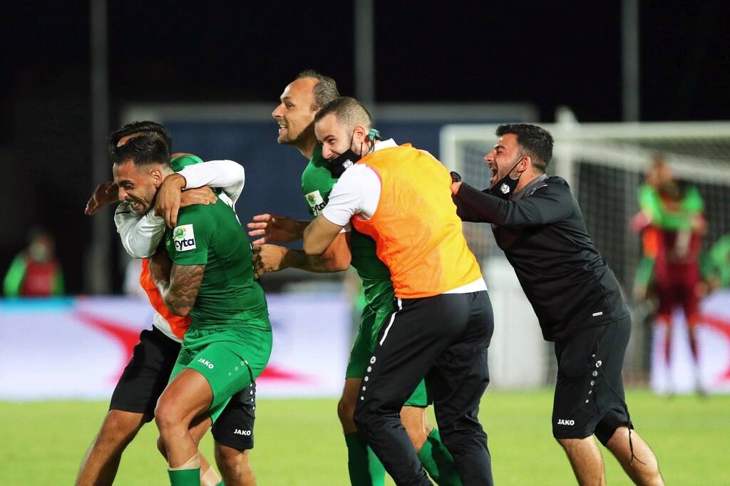 Κύπρος: «Πόλεμος» με χειρονομίες κι ανακοινώσεις στο ΑΠΟΕΛ-ΑΕΛ – Τρίτος ο Άρης! (videos+phοtos)