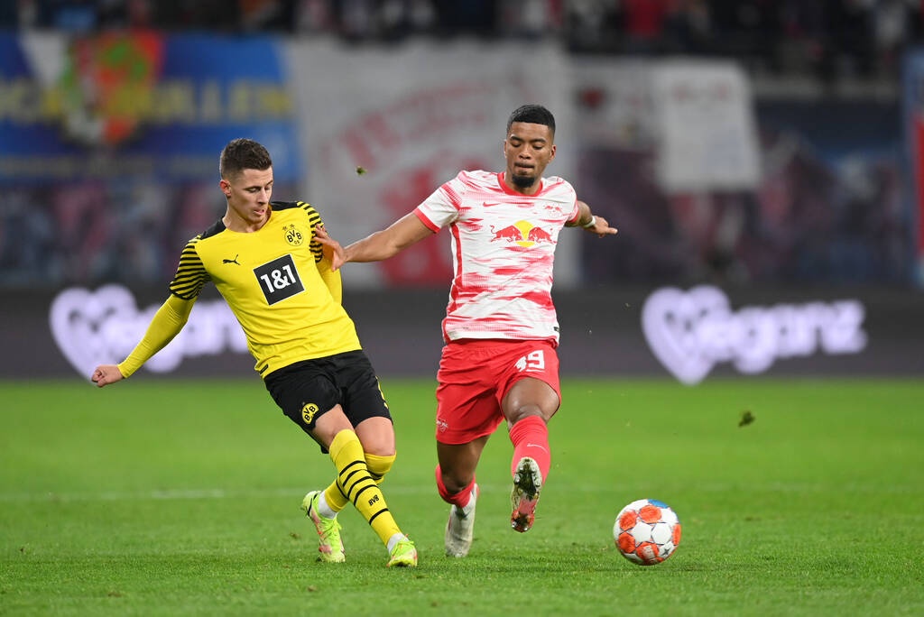Bundesliga: Άνετη νίκη και κορυφή για τη Μπάγερν (video+photos)