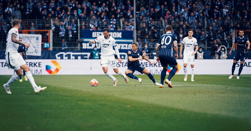 Bundesliga: Άνετη νίκη και κορυφή για τη Μπάγερν (video+photos)