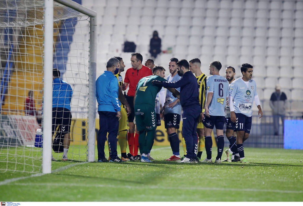 Απόλλων Σμύρνης-ΑΕΚ: Η κίνηση του Τζαβέλλα στο φινάλε που κέρδισε τους γηπεδούχους