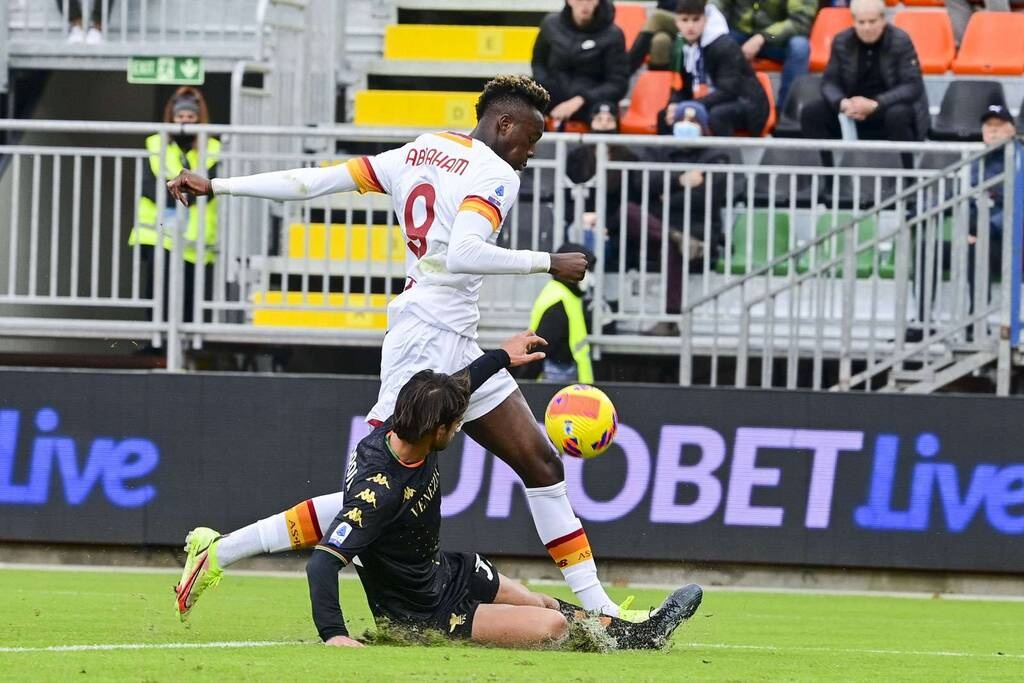 Serie A: «Πνίγηκε» στη Βενετία η Ρόμα! (Photos)