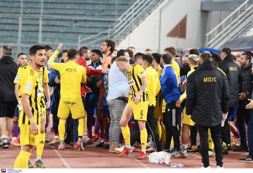 Βόλος-Άρης: Κίνδυνος βαριάς τιμωρίας για τις μπουνιές - Τι αναφέρει ο ΚΑΠ (video+photos)