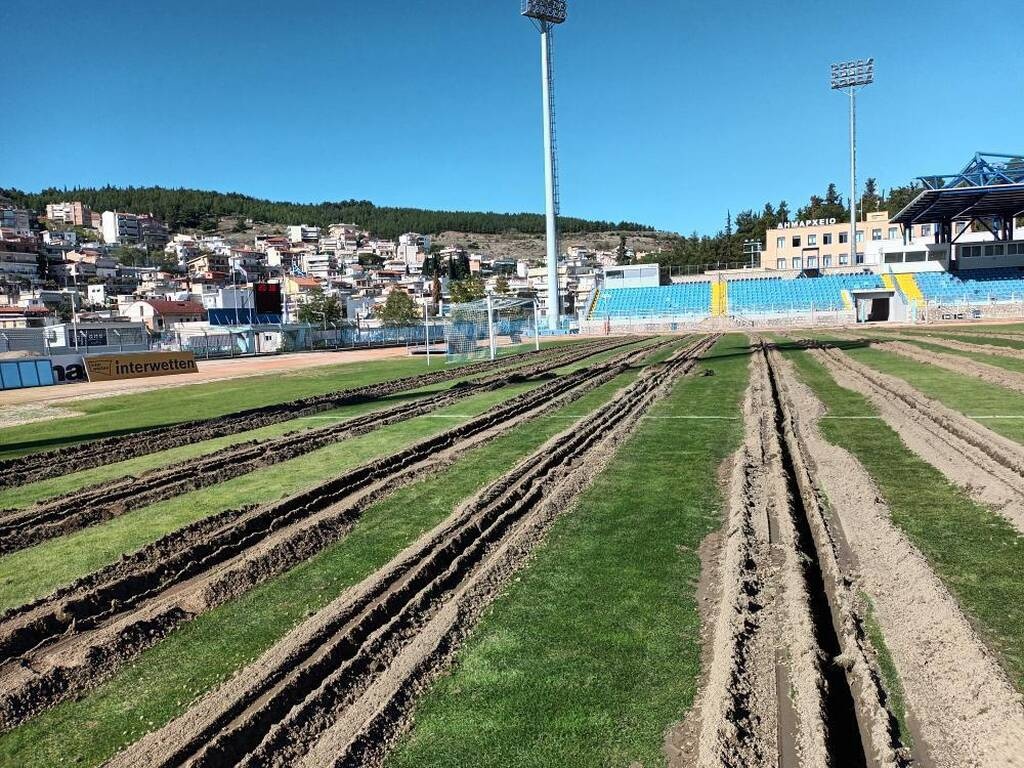 Λαμία: Τρέχουν οι εργασίες στο γήπεδο για το ματς με τον Παναθηναϊκό