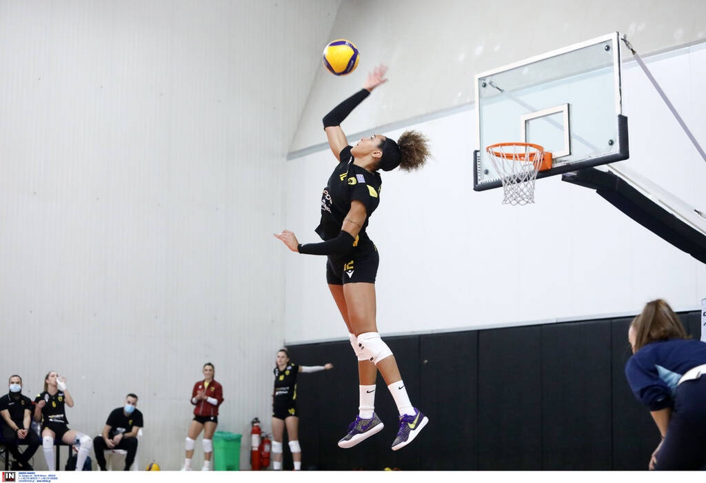 Volley League: Πέρασε από τον Πειραιά η ΑΕΚ